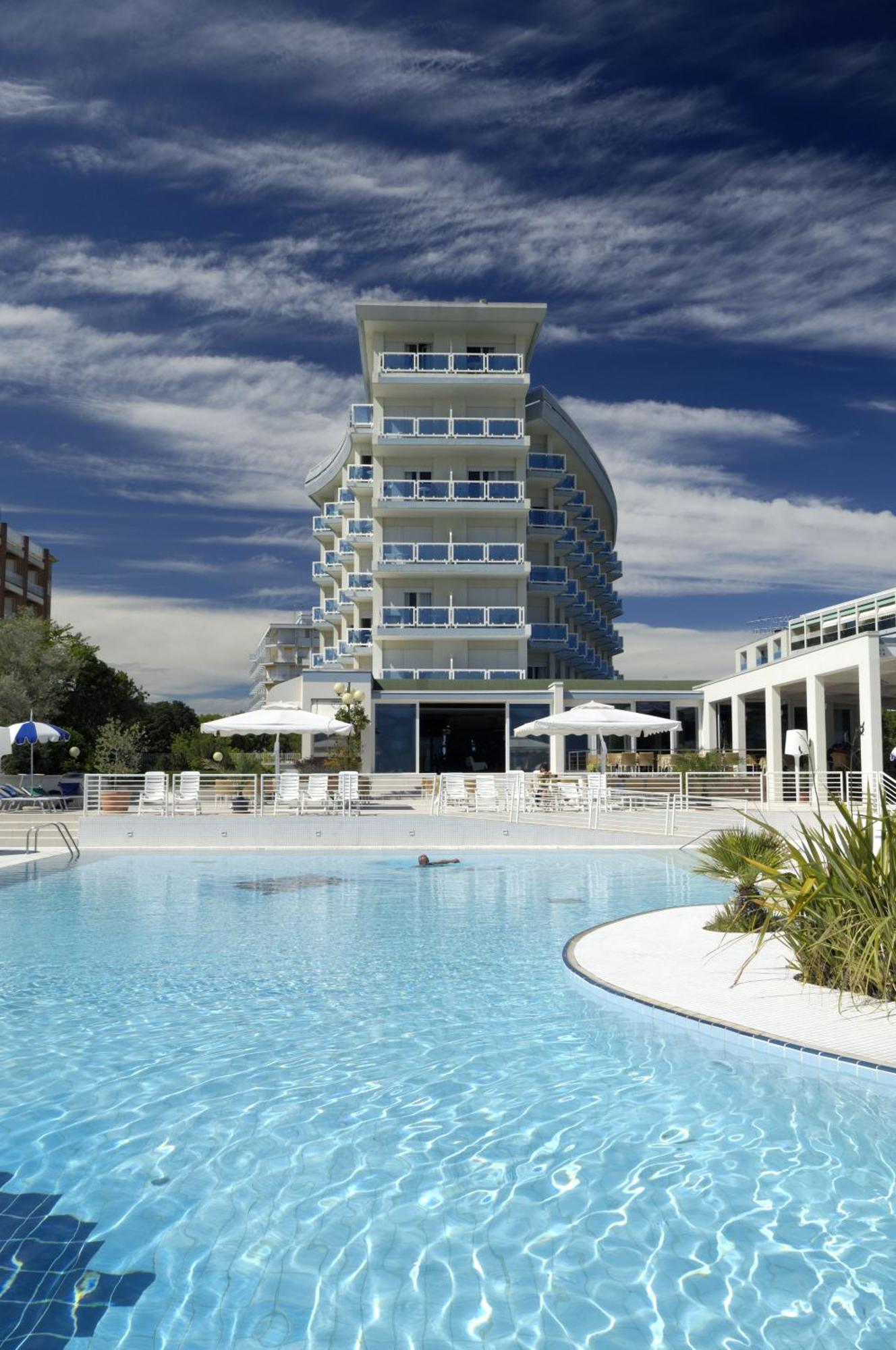 Majestic Beach Hotel & Wellness Бібіоне Екстер'єр фото