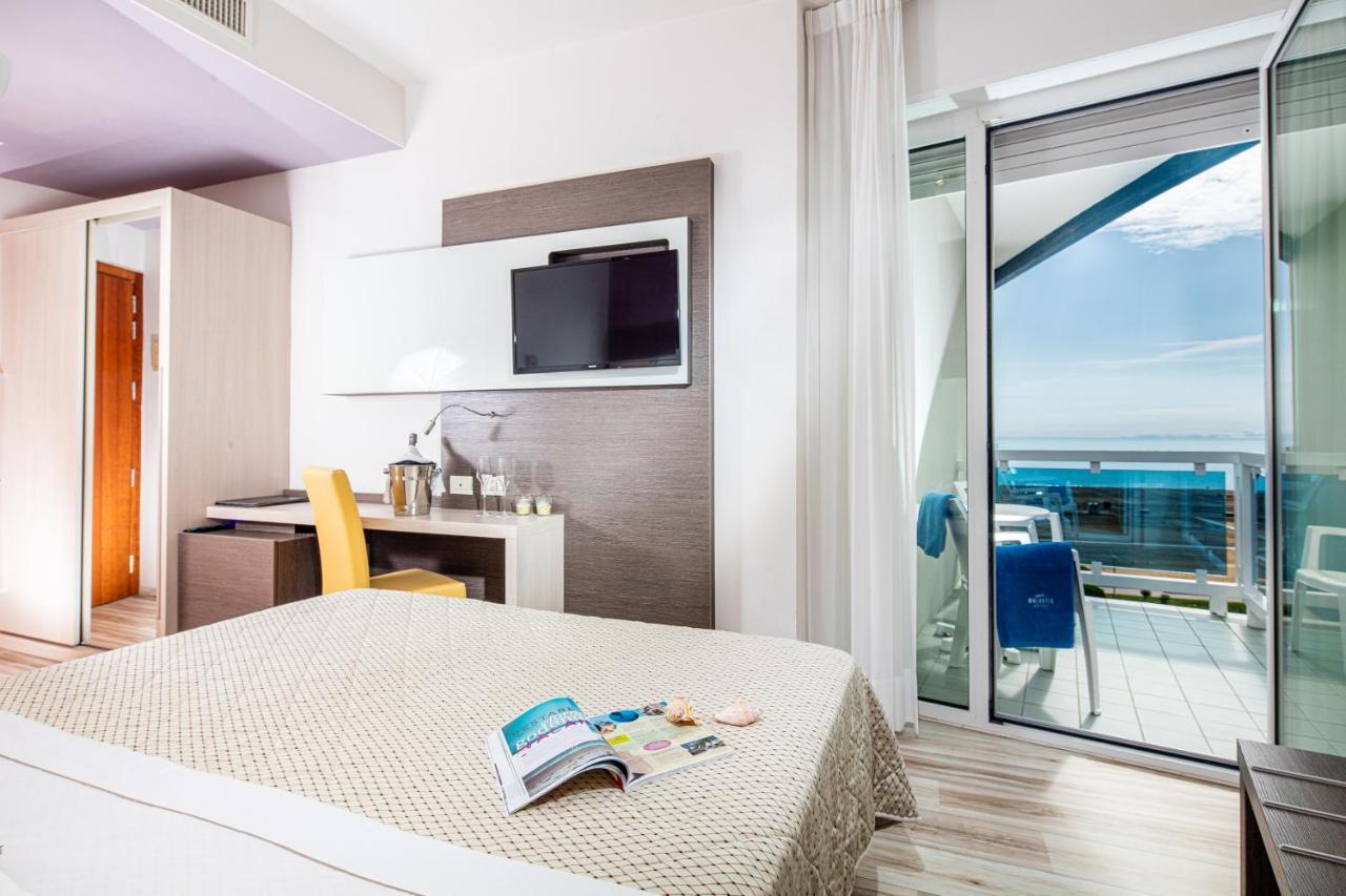 Majestic Beach Hotel & Wellness Бібіоне Екстер'єр фото