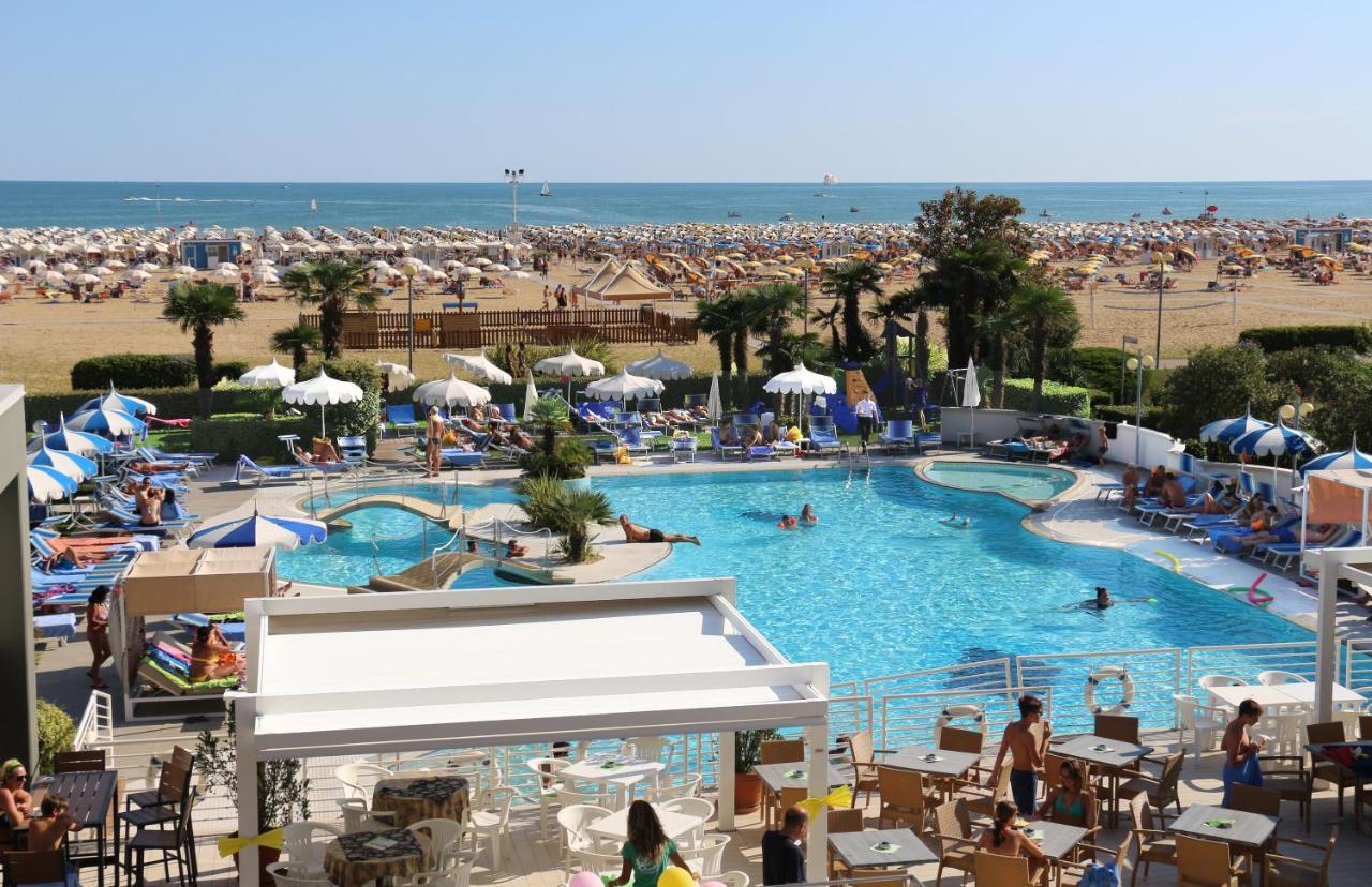 Majestic Beach Hotel & Wellness Бібіоне Екстер'єр фото